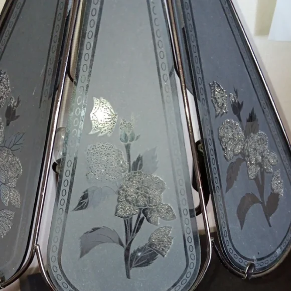 Elegant Vintage Floral Glass Table Lamp - Picture 11 of 11